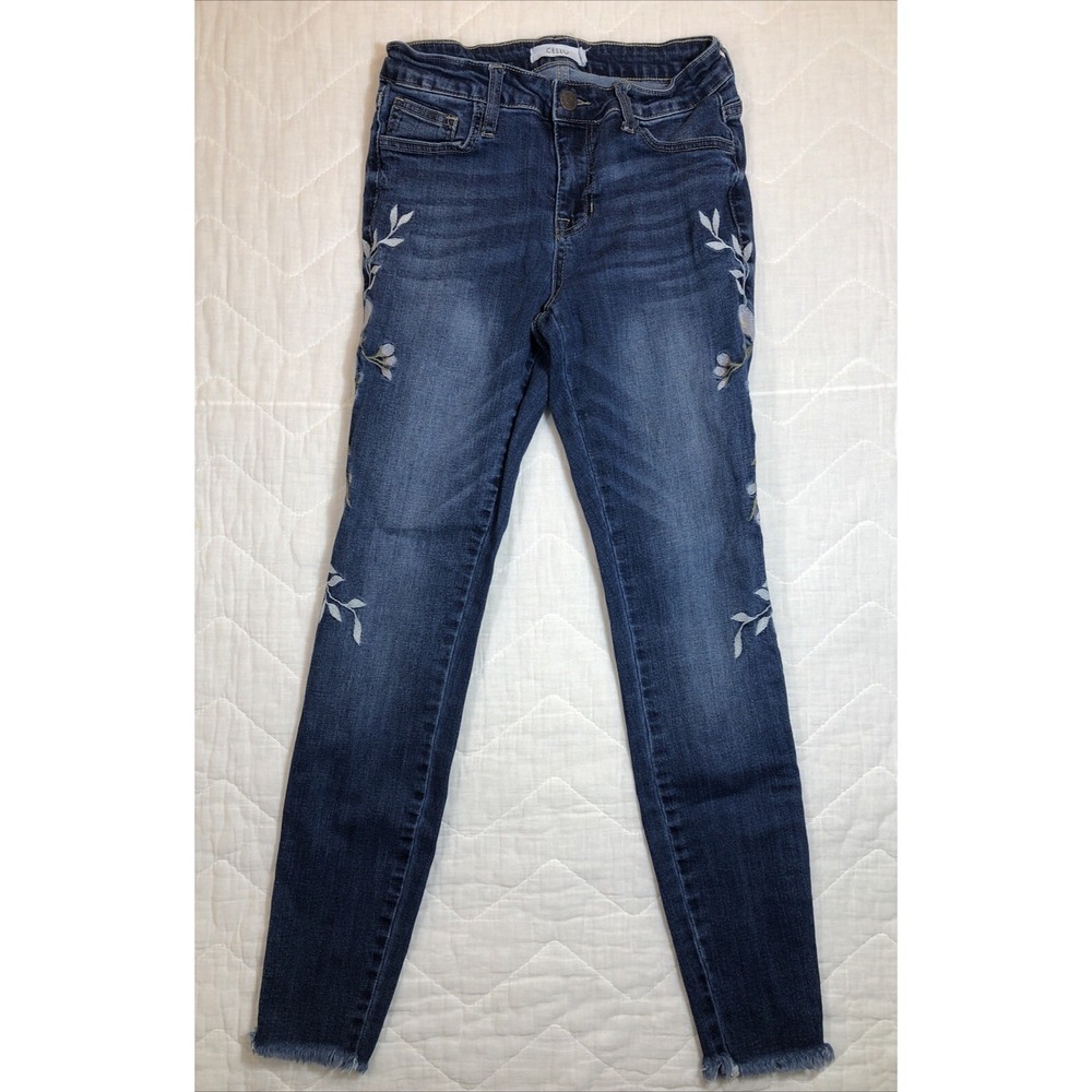 Cello Jeans Juniors Size 5 Denim Blue Floral Embroidered Skinny Raw Hem Women's